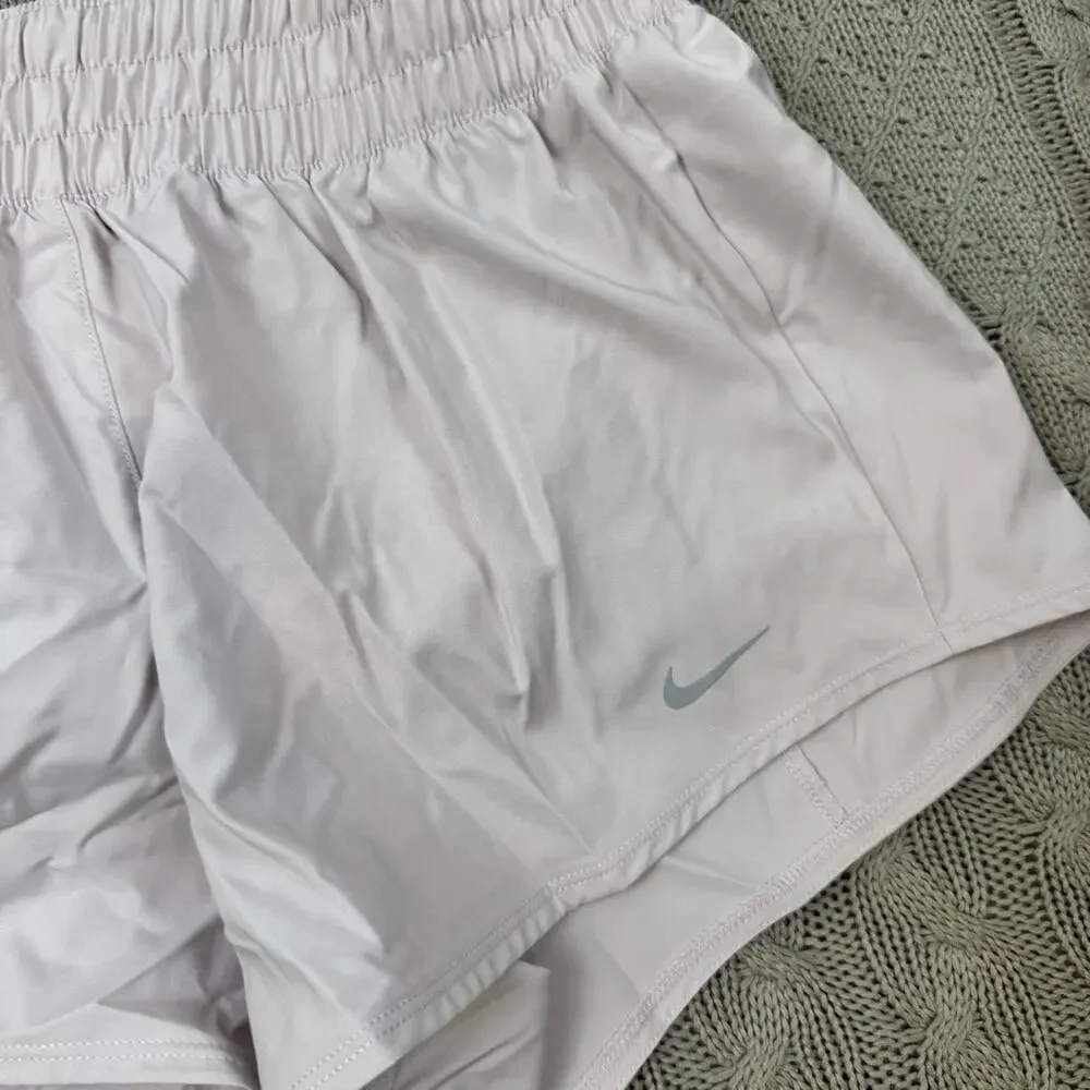 Nike Women's Athletic Shorts DX6010-019 Small